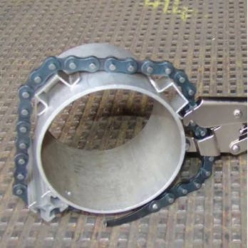 Ścisk klamrowy z łańcuchem 910 mm